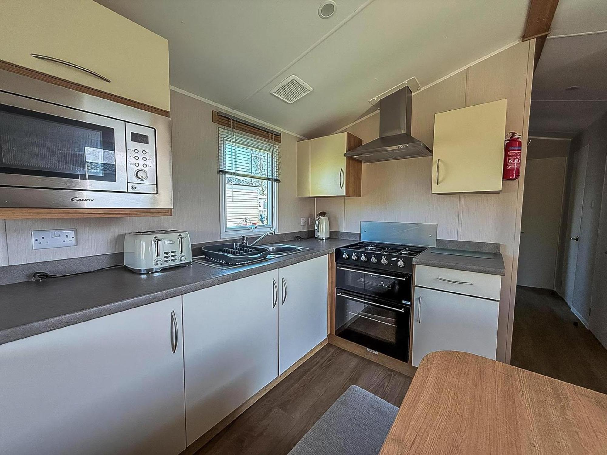 Lovely 8 Berth Caravan In Southview Holiday Park, Ref 33042Tc Skegness Eksteriør billede